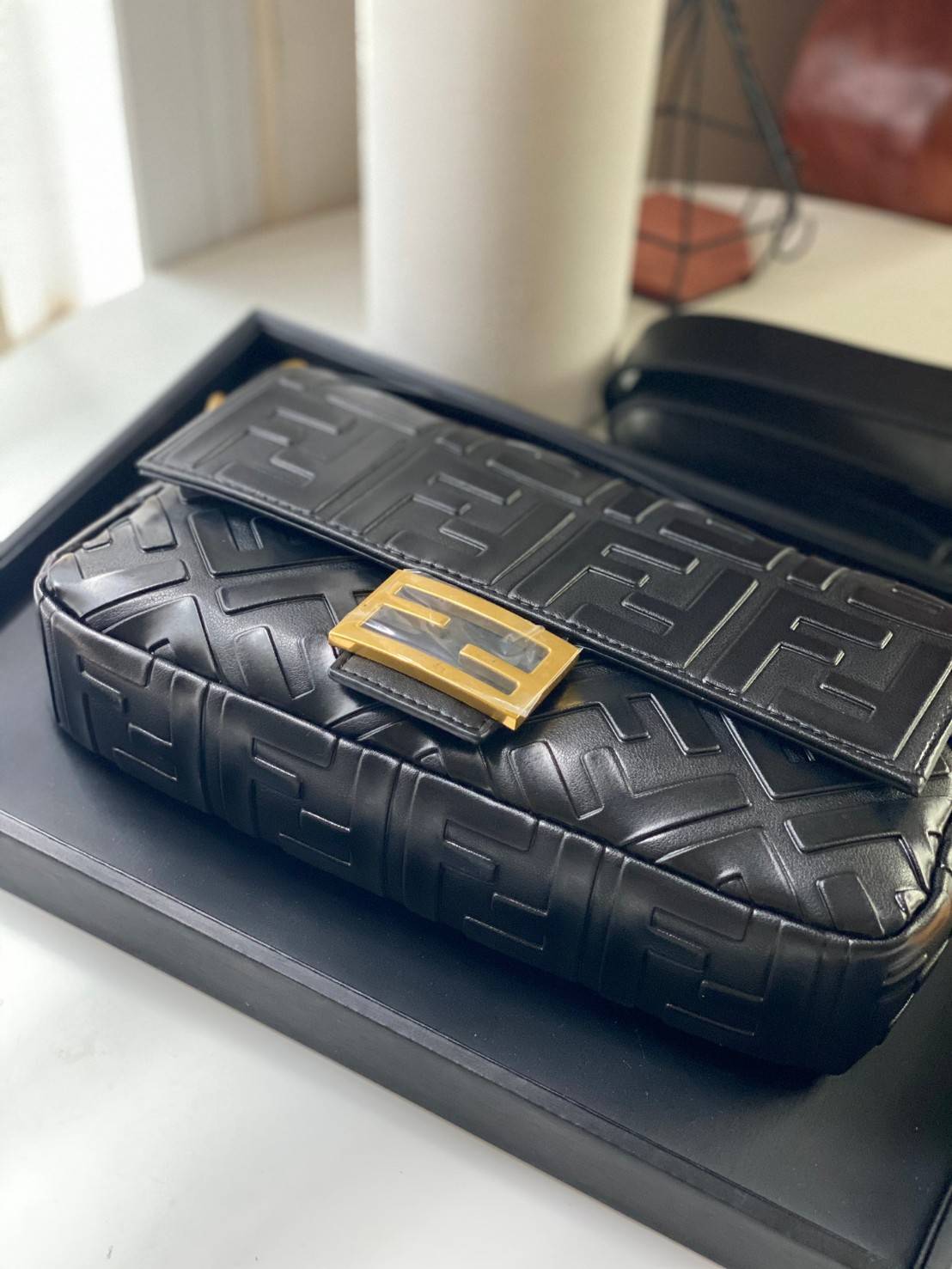 พรีเมี่ยมกิ๊ฟแท้ 100% 】หนังแท้ FENDI Baguette Shoulder Bag จุของได้เยอะมากก