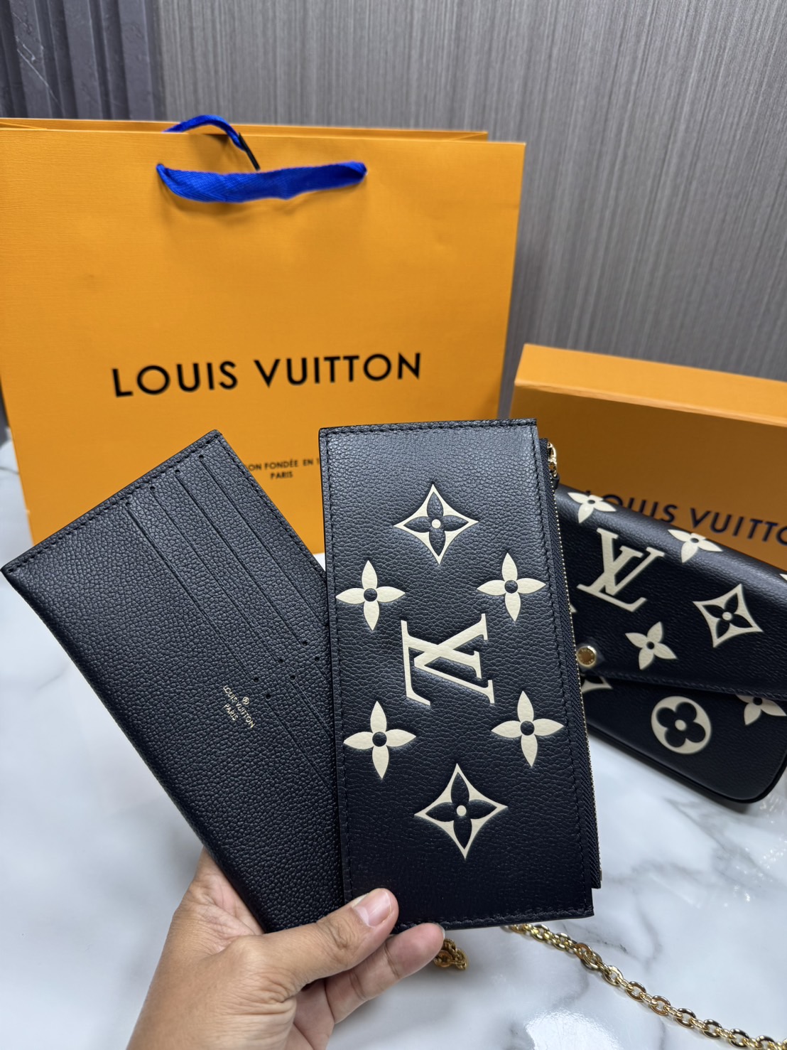 OP ORI หนังแท้ | LV Felicie Pochette bag in soft Monogram Empreinte leather กระเป๋าสะพายทรงพอชขนาดกะทัดรัด หนัง Monogram Empreinte เนื้อนุ่มประทับลาย Monogram สุดไอคอนิก