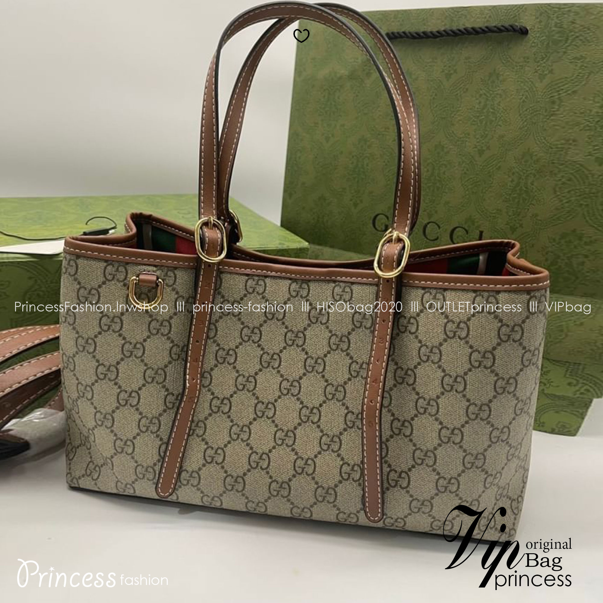 GUCCI GG Emblem small tote bag กระเป๋าทรงโท้ทสะพายไหล่รุ่นใหม่ ขนาดกำลังสวย ใส่ของได้แบบจุกๆ หูสะพายปรับและถอดออกได้ เก๋มากๆ คลาสสิคไม่มีเบื่อ