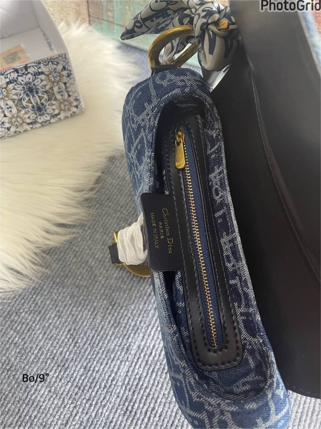 DIOR Saddle Bag Blue Denim Oblique กระเป๋าถือทรงอานม้า เอกลักษณ์ของแบรนด์หรูหรา รุ่นเดนิมฟอกอะไหล่ทองสวยงาม