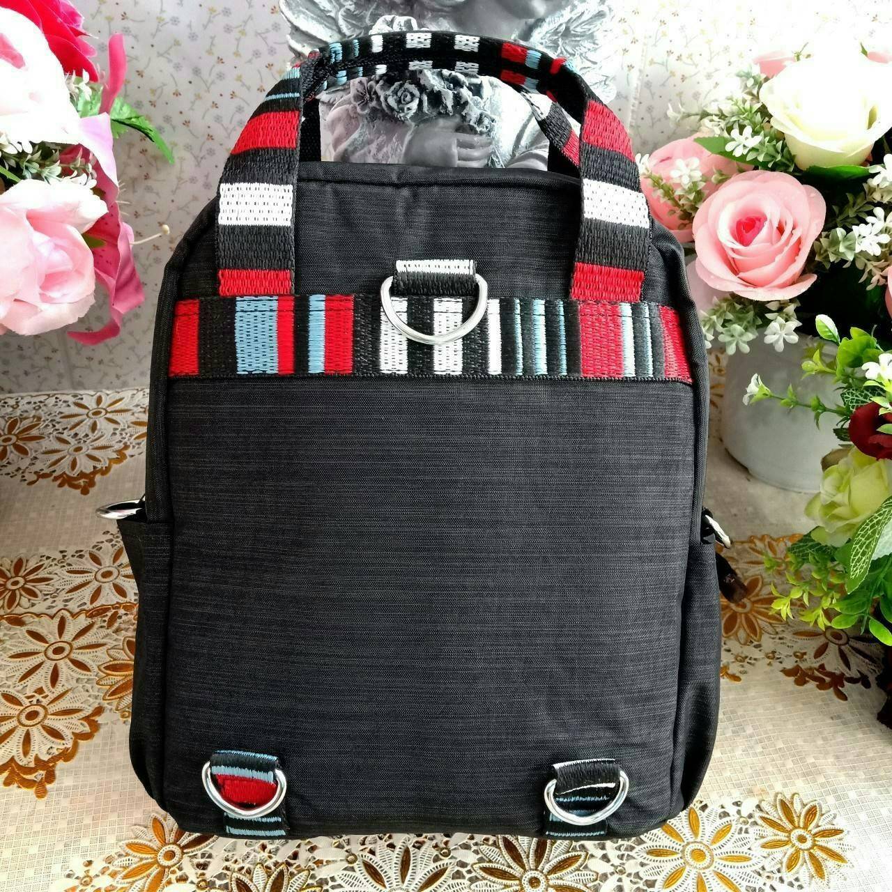 KIPLING 2WAYS MINI BACKPACK 👍กระเป๋าสะพาย2Wayรุ่นใหม่วัสดุ Nylon & Polyester 100% 👍หูหิ้วมีลายปั้มแบรนด์ 👍สายสะพายยาวเลื่อนปรับได้ถอดได้ 👍สามารถถือหรือสะพายได้ จะสะพายไหล่ สะพายเฉียง Crossbody หรือจะคล้องสายเป็นเป้สะพายหลัง