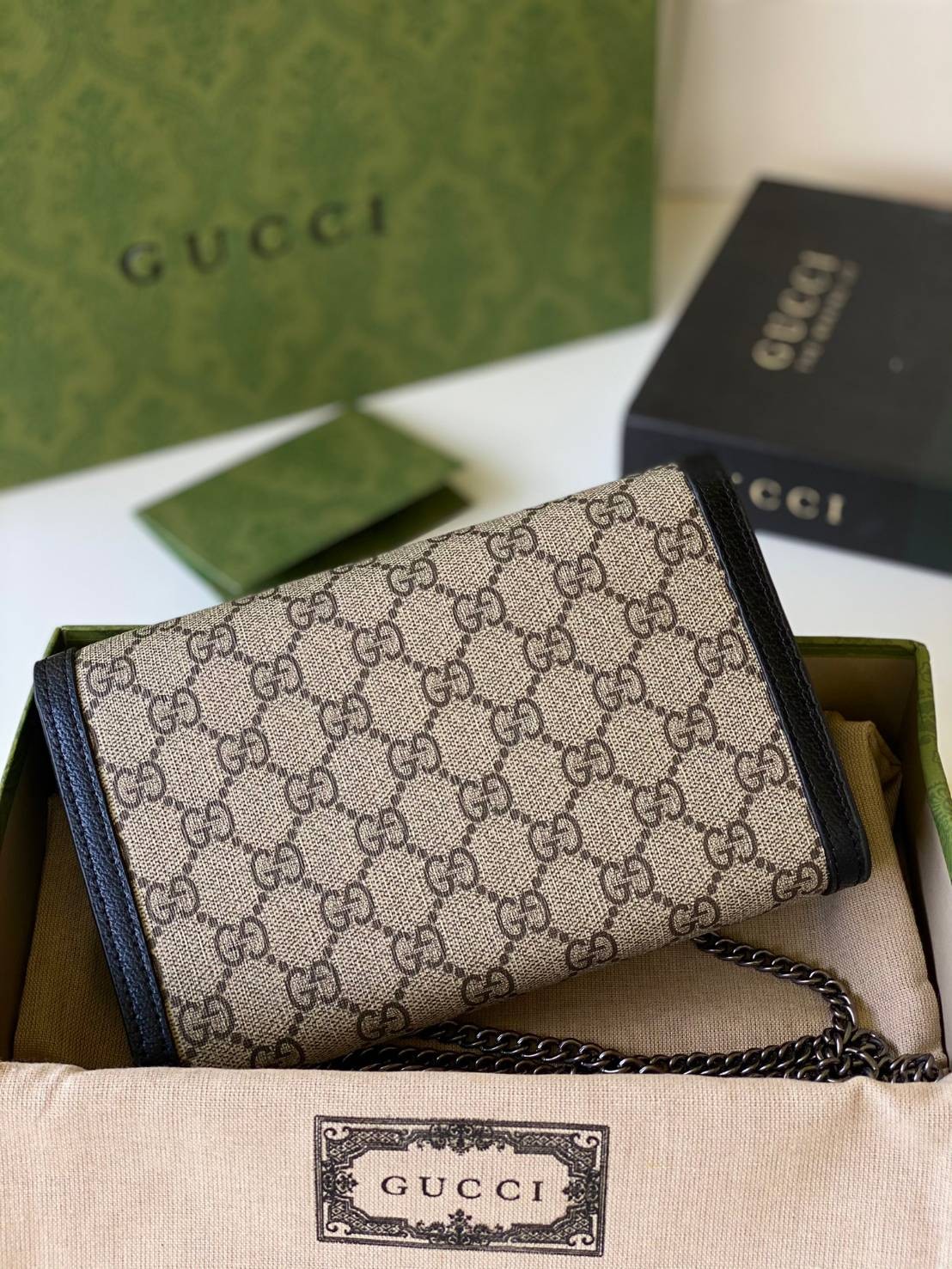หนังแท้ GUCCI Dionysus mini chain bag / GG Dionysus Wallet Beige and Black GG Supreme canvas พร้อมส่งที่ไทย งานหนังแท้และผ้าแจ็คการ์ดออร์แกนิกอย่างดี พร้อมส่งที่ไทย ภาพสินค้าถ่ายจากงานขายจริง ใช้งานต่างประเทศได้