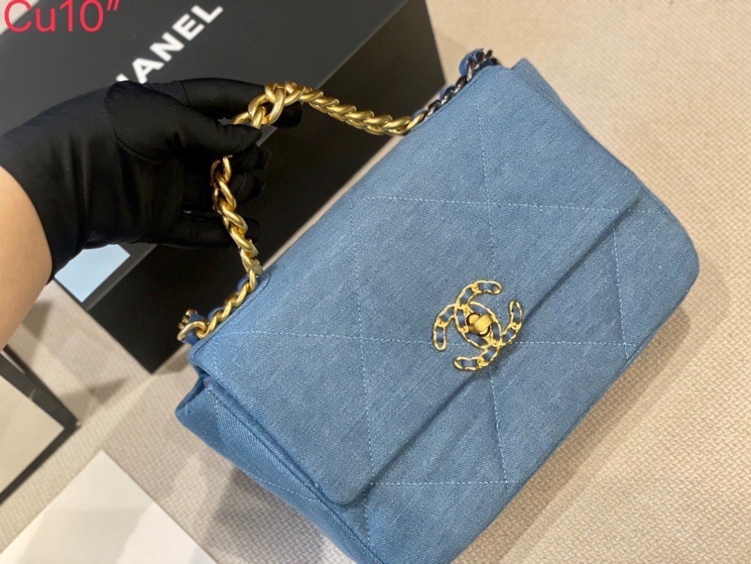 10" CHANEL FLAP 19 BLUE DENIM / CHANEL 19 HANDBAG DENIM กระเป๋าสะพายดีไซส์คลาสสิค งานเดนิม สายอะไหล่เงิน/ทองตัดกันสวยงาม