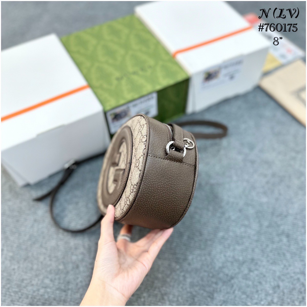 Gucci Ophidia GG Mini Round Shoulder Bag / GUCCI BAG พร้อมส่ง 2 สี กระเป๋าสะพายทรงกลมรีคลาสสิค สวยอยู่ทรง โดดเด่นด้วยโลโก้จั้มโบ้ด้านหน้า ภายในเป็นช่องโล่ง จุได้แบบกำลังดี