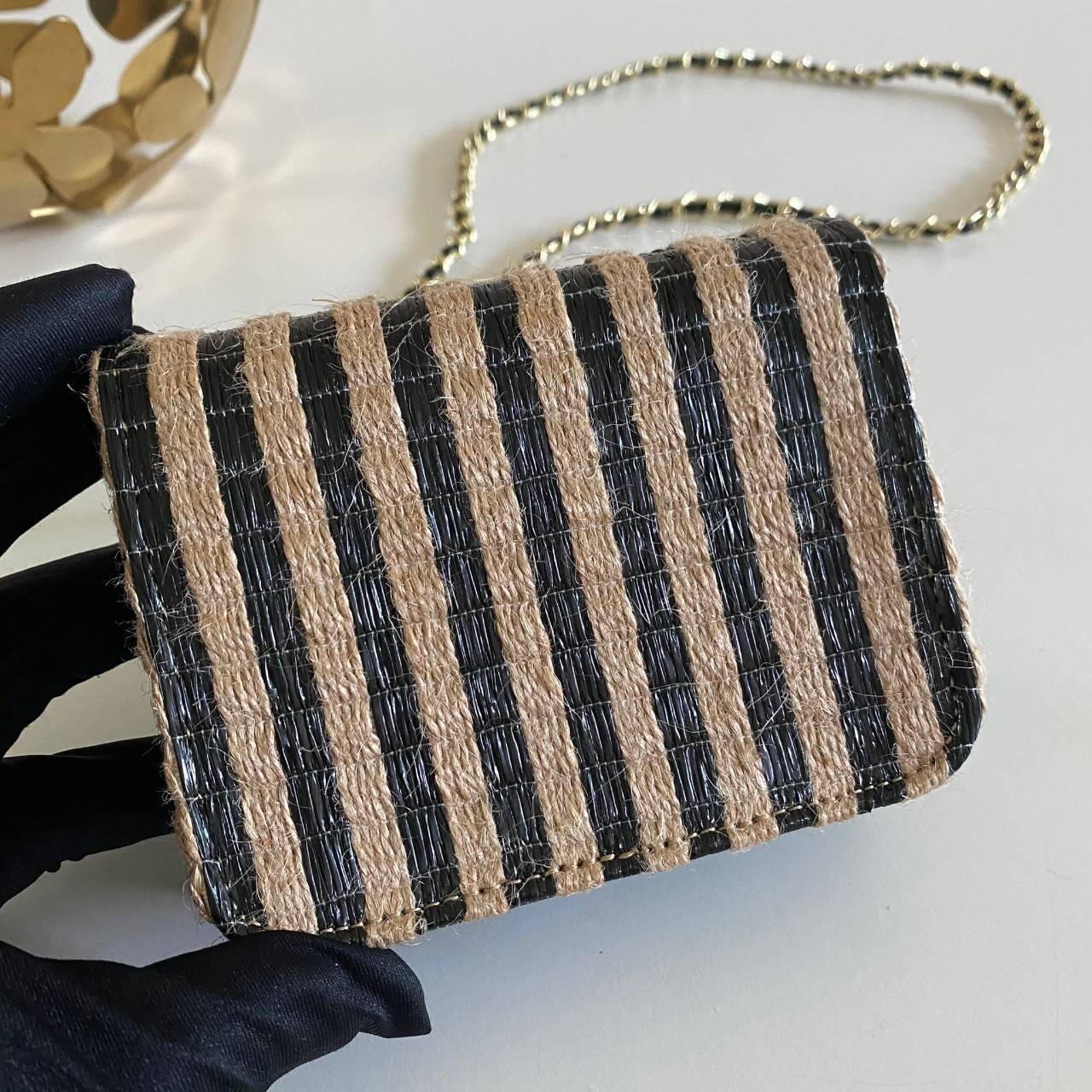 พรีเมี่ยมกิ๊ฟแท้ 100% 】หนังแท้ Chanel wallet on chain mini 12 cm สวยมาก วัสดุสานทอพิเศษตามฉบับแบรนด์ น่ารักสุดๆ ใส่ การ์ด/เหรียญ/ธนบัตร(พับ) ใส่ได้เยอะ สายสะพายปรับระดับได้ตามต้องการ ไว้สะพายหรูๆ ได้แม่