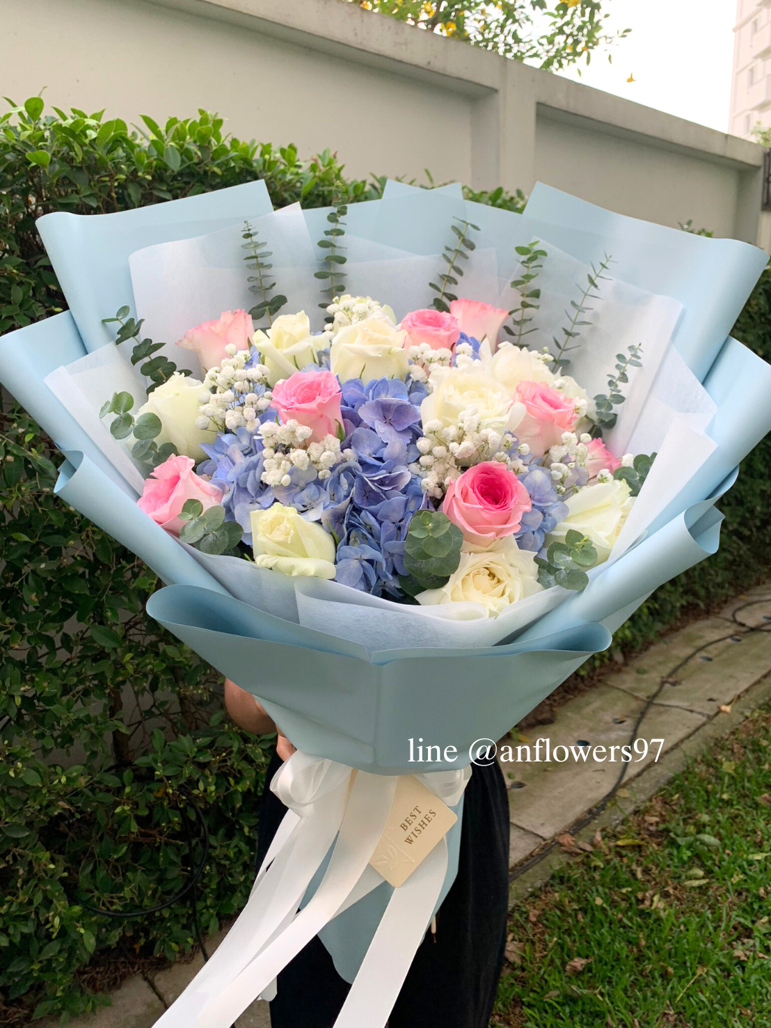 ช่อดอกไม้ ช่อไฮเดรนเยียสีฟ้า โทนชมพูฟ้า