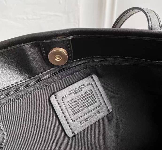 COACH CITY TOTE IN SIGNATURE CANVAS WITH HALLOWEEN (C5714)