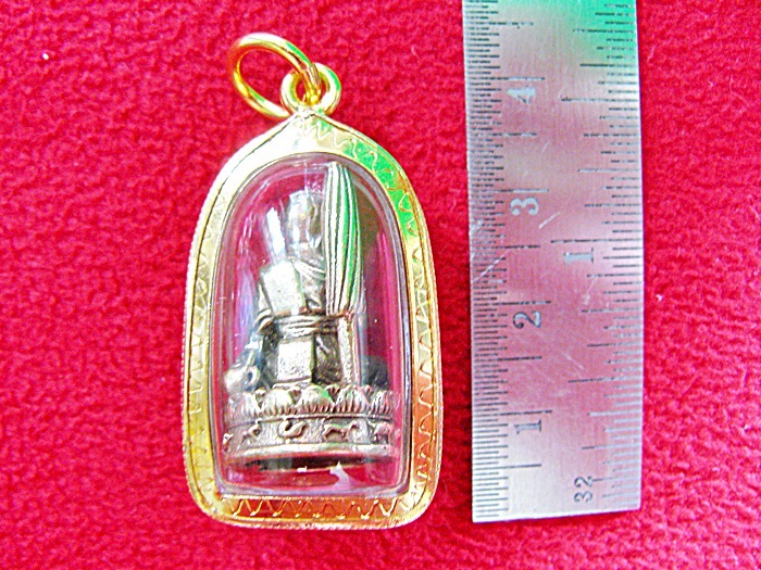 พระสิวลีปางนั่งเนื้อทองเหลืองฐาน12ราศีเลี่ยมทองไมครอนพร้อมใบคาถาค่ะ