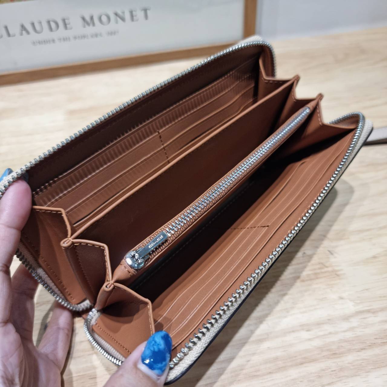 COACH LONG ZIP AROUND WALLET WITH FLORAL PRINT CJ373 / CR930 กระเป๋าสตางค์ใบยาวลายดอกไม้สดใส เกรดท็อปออริ เกรดดีสุด สลับแท้ 1:1 ใช้ต่างประเทศได้