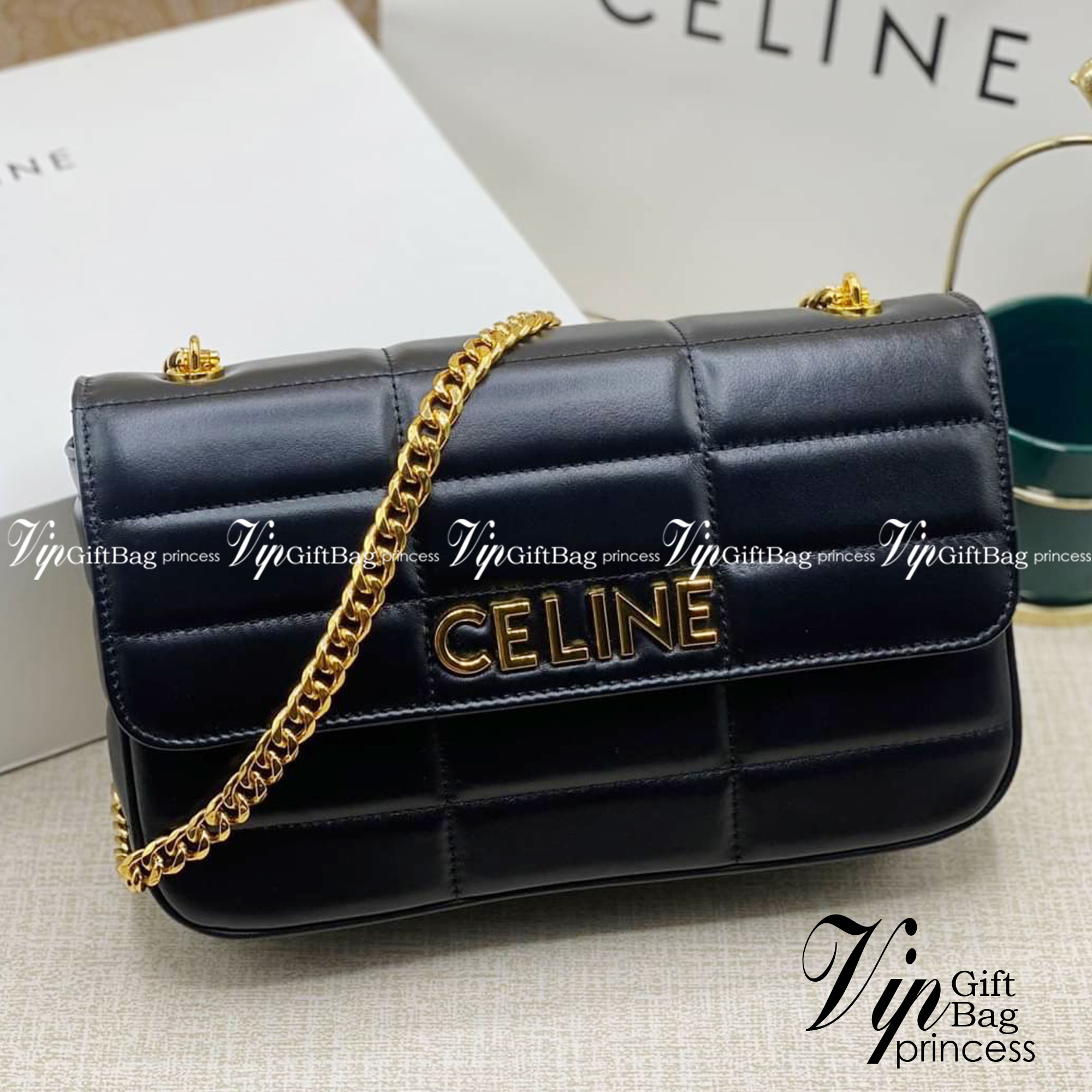 CELINE CHAIN SHOULDER BAG MATELASSE MONOCHROME ภาพสินค้าถ่ายจากงานขายจริง ใช้งานต่างประเทศได้