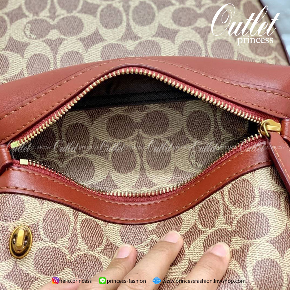 COACH LARGE SIGNATURE CAMPUS BACKPACK (32754) กระเป๋าสะพายหลังแบบมีหูหิ้ว หนังแท้อย่างดี หนังสมูทมากๆค่ะ พร้อมสีสุดคลาสสิค! ด้านหน้ามีช่องซิปขนาดกลางให้หนึ่งช่อง เปิดปิดช่องหลักแบบซิปคู่ ภายในกว้างมากๆค่ะ ใส่ได้เยอะทีเดียว มีช่องซิปและช่องเล็กใส่ของจุกจิก