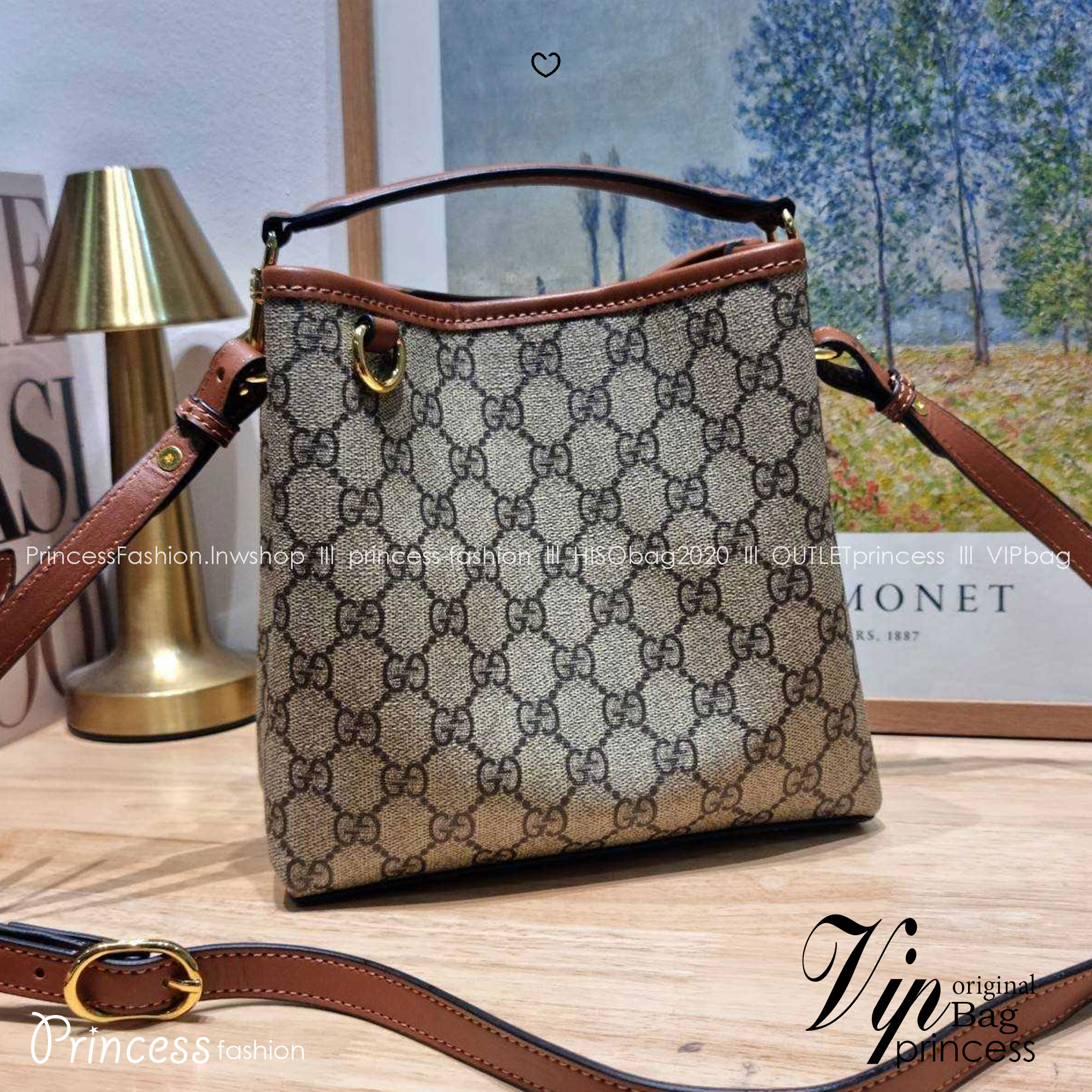 GUCCI GG Emblem mini bucket bag ดีไซน์คลาสสิคคงความเอกลักษณ์ กับรูปแบบใหม่กระเป๋าถือ/สะพายทรงบัคเก็ต ขนาดกำลังน่าใช้มากๆ