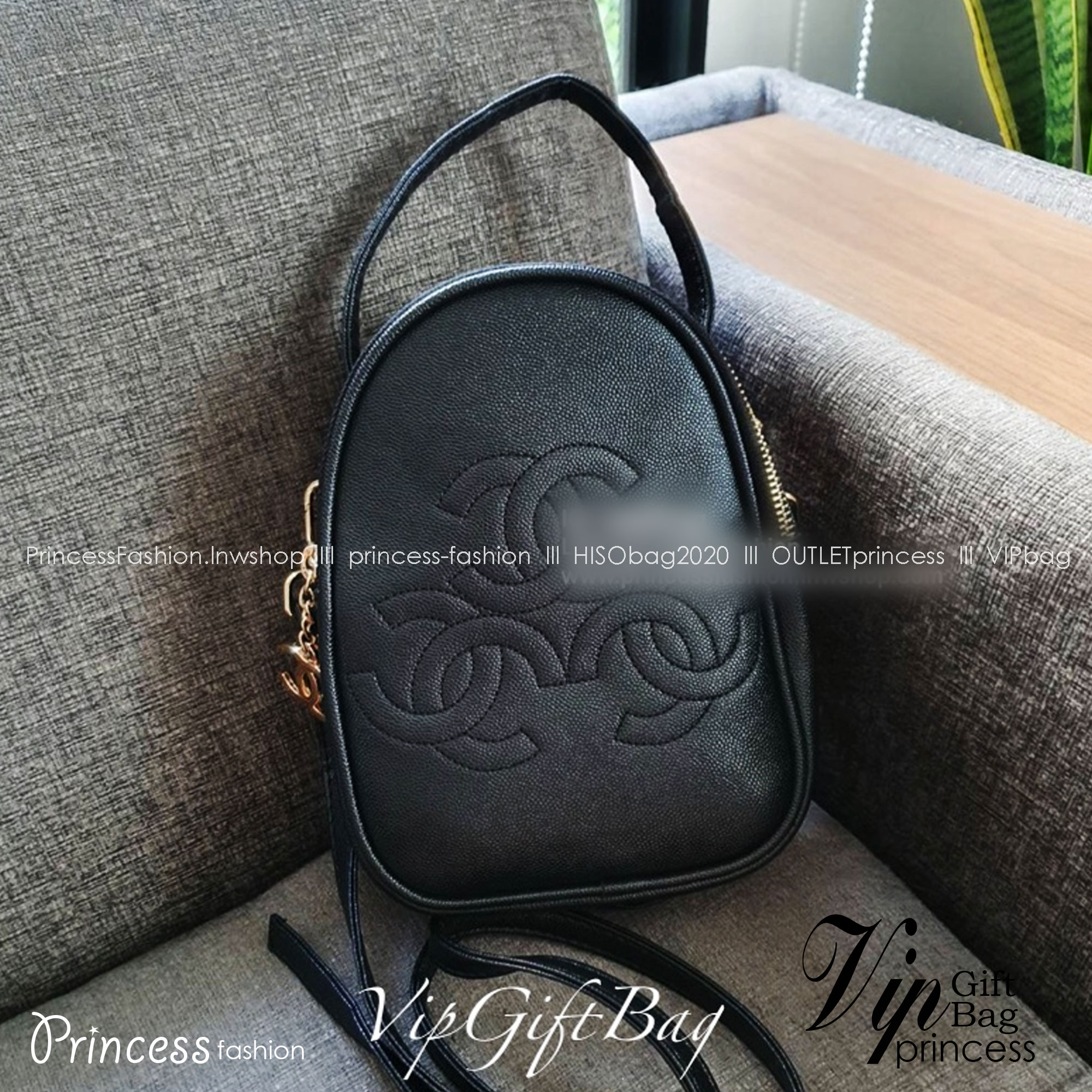 CHANEL Chanel Triple crossbody with two zip กระเป๋าสะพายใช้งานได้ทั้งแบบถือ และสะพาย crossbody หนังลายคาเวียร์