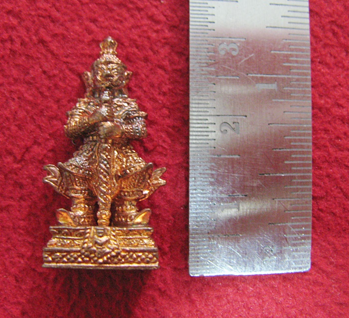 ท้าวเวสสุวรรณหน้ายักษ์ลอยองค์ใหญ่ หลวงพ่ออิฏฐ์ เนื้อทองแดง ปี2559 พร้อมใบคาถาค่ะ