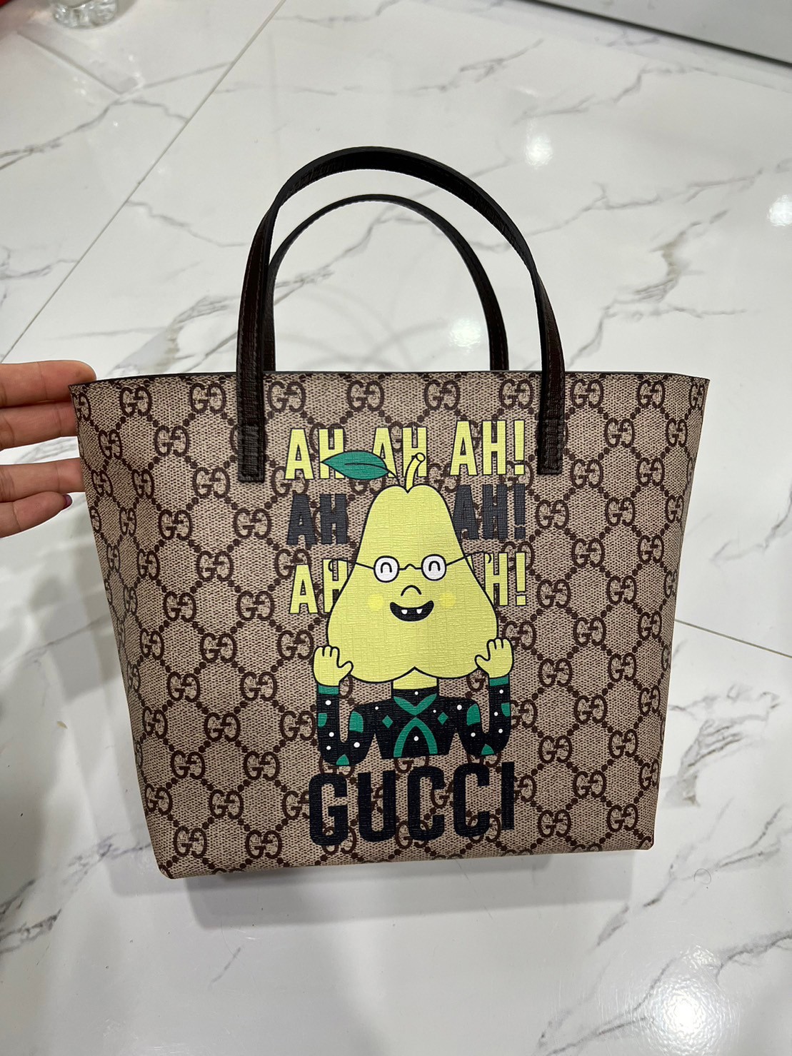 GUCCI Children's tote bag / Gucci kid tote / Gucci bag พร้อมส่งสต๊อกแน่น กับกระเป๋าโท้ทคิดท์ ไซส์น่ารักน่าใช้ ฮอตไม่หยุด เด็ดทุกดีไซน์ มีลายเข้าใหม่มากกว่าในรูปนะคะ **สินค้าเกรดออริจินอล 1:1 สลับแท้ งานสวยตามรูป ภาพถ่ายจากงานขายจริง ใช้งานต่างประเทศไ