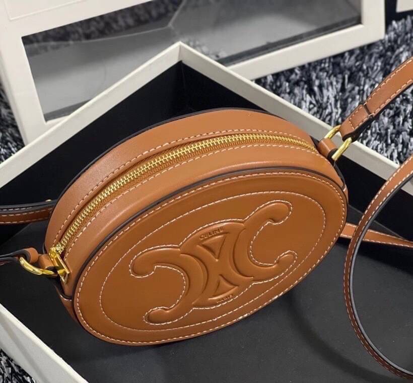 VIP 】หนังแท้ CELINE CROSSBODY OVAL PURSE IN SMOOTH CALFSKIN พร้อมส่งที่ไทย สีดำ สีน้ำตาล