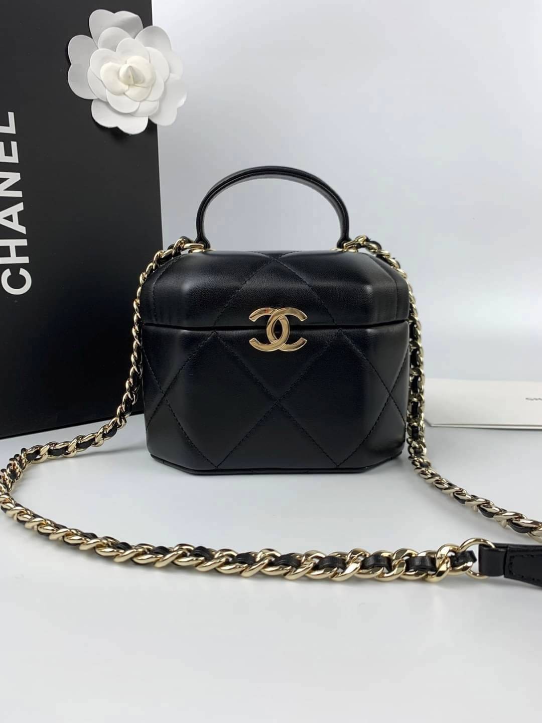 Chanel small Vanity case พร้อมส่งแล้วค่า งานที่สาวๆ ตามหา เกรดท็อปออรินอล งานเหมือนสุด หนังแท้ สวยงามตามรูป