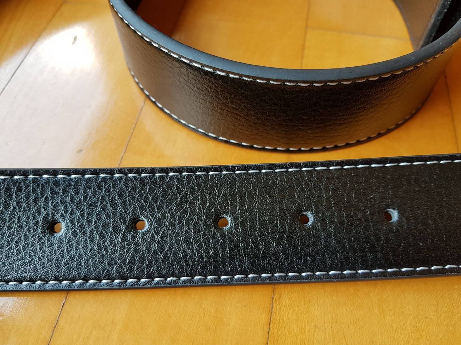 Coach Men's Belt Gift Set ชุดเข็มขัดสำหรับคุณผู้ชาย วัสดุหนังคุณภาพดี มีหัวเข็มขัด 2 แบบ เปลี่ยนใช้ได้หลายโอกาส ราคาสุดคุ้ม มาพร้อมกล่องจะมอบเป็นของขวัญ ในโอกาสพิเศษก็เหมาะค่ะ