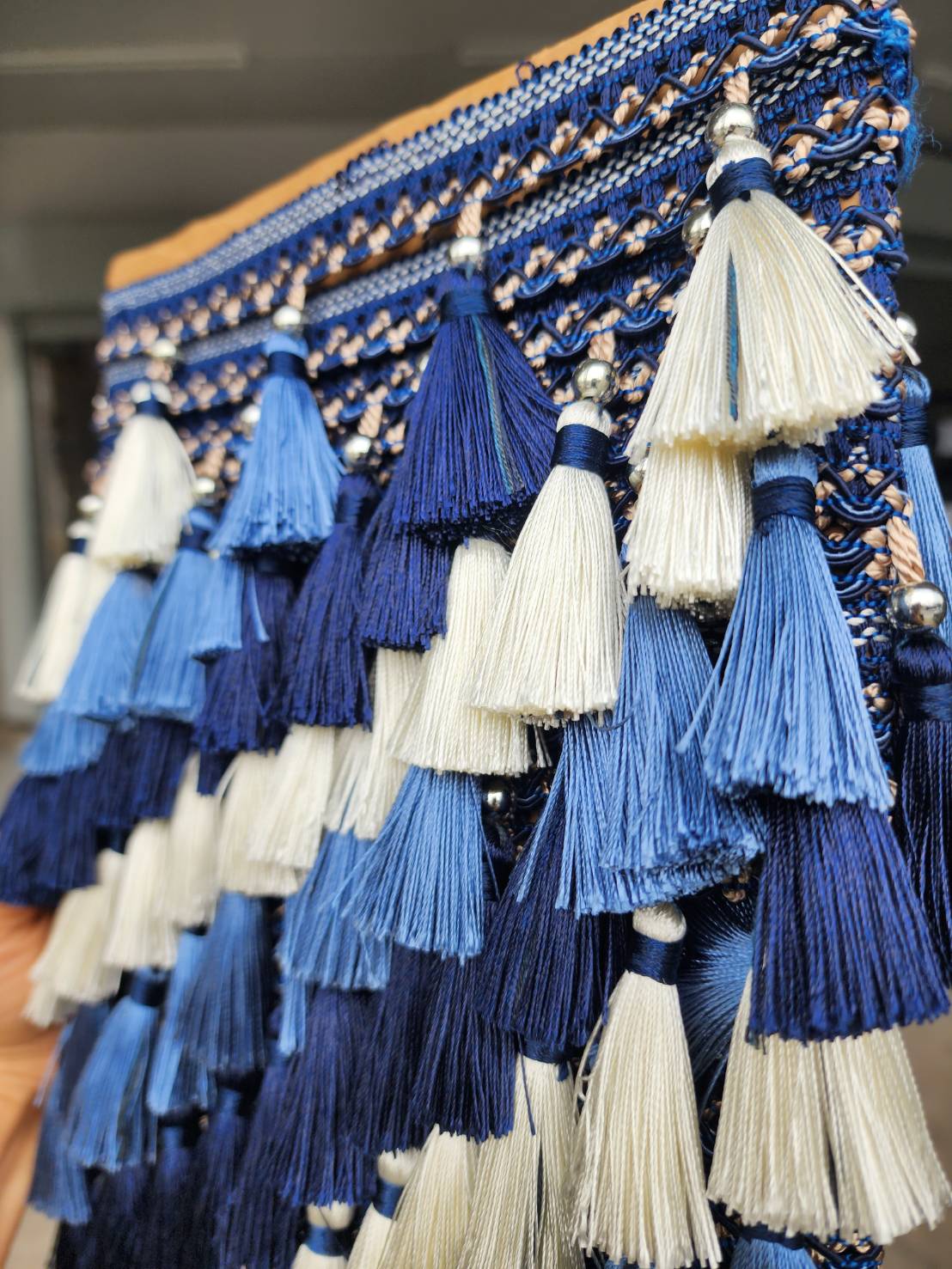 ชายครุย สีกรมน้ำเงิน(ขายยกพับ10หลา) (มีลูกปัดอย่างดี)รุ่นฺFขนาด4นิ้ว