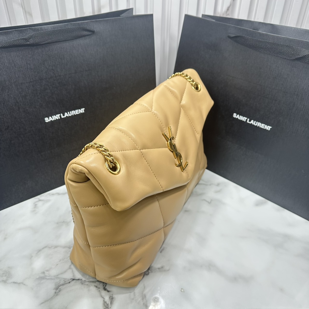 ORI หนังแท้ | 32cm YSL PUFFER Medium in Nappa leather กระเป๋าสะพายรุ่นยอดนิยม ทรงสวย ใช้ได้บ่อยไม่มีเบื่อ วัสดุหนังสัมผัสนิ่มมือ ดีไซน์เรียบหรู ดูแพง สะพายได้หลากหลาย