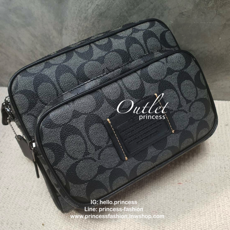 COACH Academy Sport Crossbody Bag กระเป๋าสะพาย crossbody สำหรับคุณผู้ชาย วัสดุหนัง ขนาดกำลังดี แบ่งช่องใช้งานเป็นสัดส่วน ทั้งภายนอก และภายใน ใส่ wallet ยาว mini iPad และของใช้ได้จุ กเานหลังมีอีก 1 ช่อง พร้อมสายสะพายยาว style sport ปรับได้ค่ะ