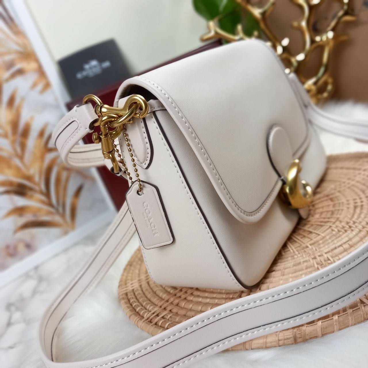 COACH SOFT TABBY SHOULDER BAG (C4823//C5261) กระเป๋าถือ กระเป๋าสะพาย ที่ใครๆก็เข้าถึงได้ หรูหรา คลาสสิค ลุคเรียบร้อย แต่ความสวยไม่น้อย! ดาเมจความลุคผู้ดีรุนแรงมาก!!เกินต้าน!!// วัสดุหนังแท้ทั้งใบ หนังเรียบ หนังนิ่มมากๆ อยู่ทรงสวยมากๆด้วย// ด้านในโล่งกว้าง