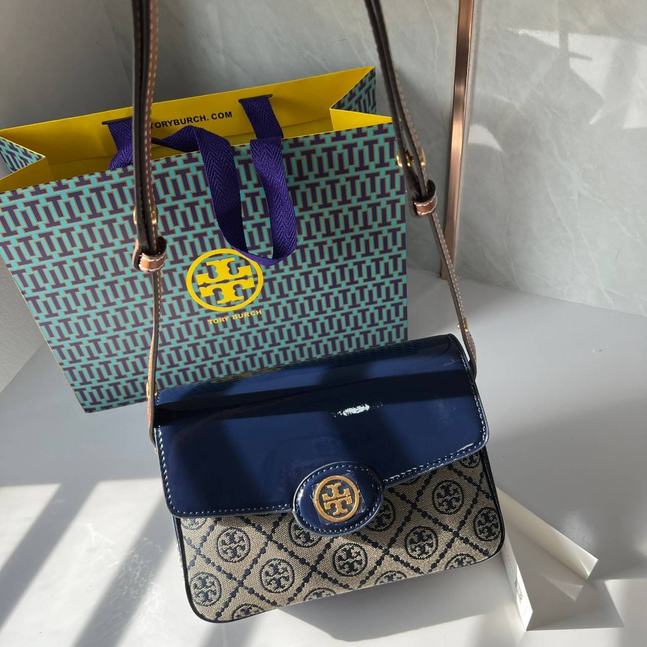 Tory Burch Robinson T Monogram Convertible Shoulder Bag กระเป๋าสะพาย เกรดท็อปออริ เกรดดีสุด สลับแท้ 1:1 ใช้ต่างประเทศได้
