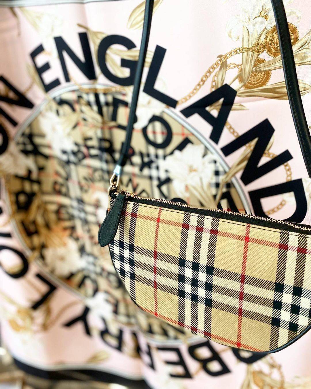 พรีเมี่ยมกิ๊ฟแท้ 100% 】BURBERRY FRAGRANCES VINTAGE SHOULDER BAG VIP GiFT WITH PURCHASE (GWP) พรีเมี่ยมกิ๊ฟ Limited Edition จากเคาน์เตอร์ BURBERRY FRAGRANCES