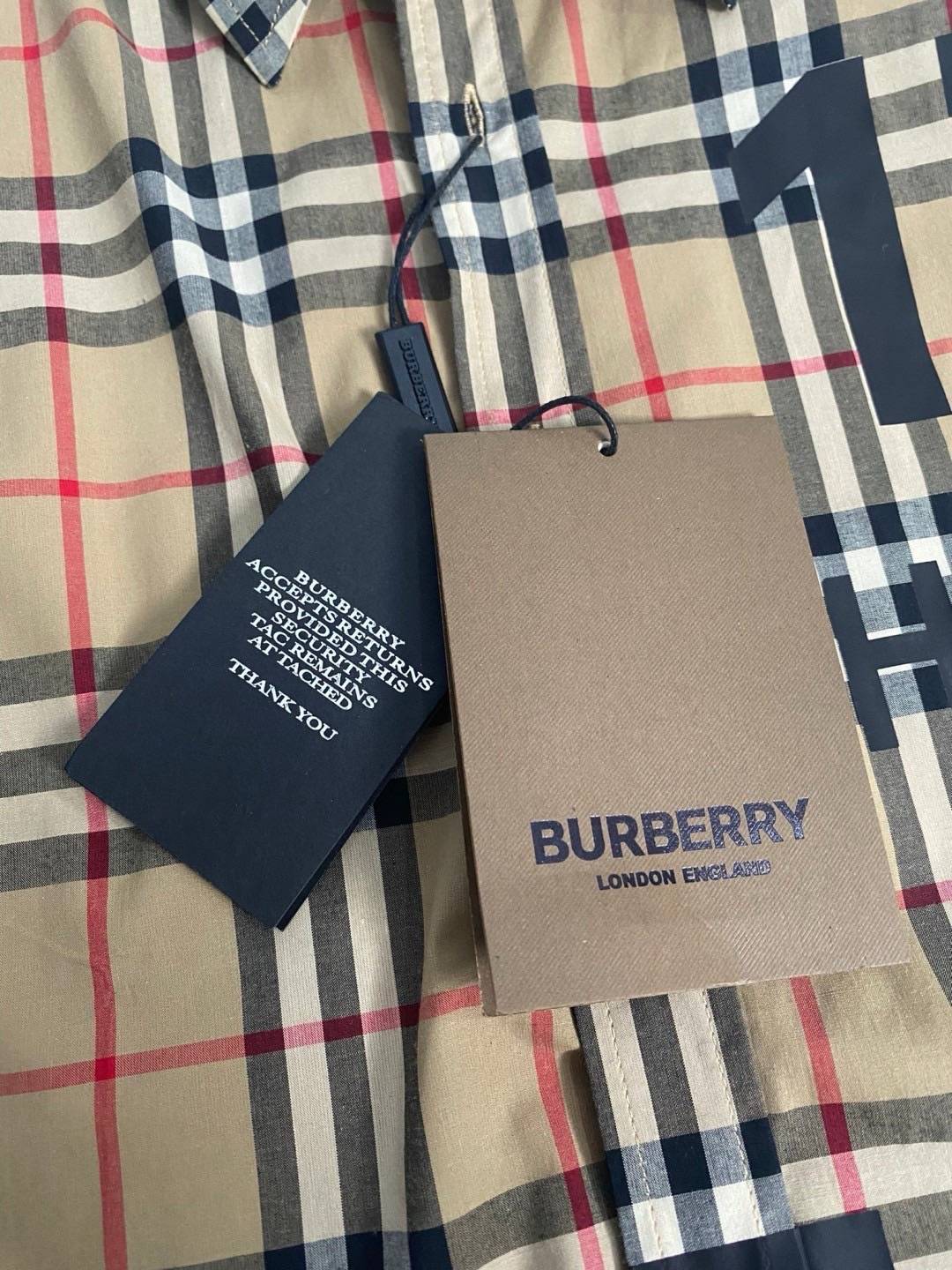 TOP ORI | BURBERRY Shirt งานปักละเอียดมากๆ VIP 1:1 แนะนำให้ต้องมีเป็นเจ้าของ เสื้อเชิ้ตงานแบรนด์เนื้อผ้าอย่างดีงานนำเข้าจากโรงงานเทียบแบรนด์ เกรดท็อปออริจินอล