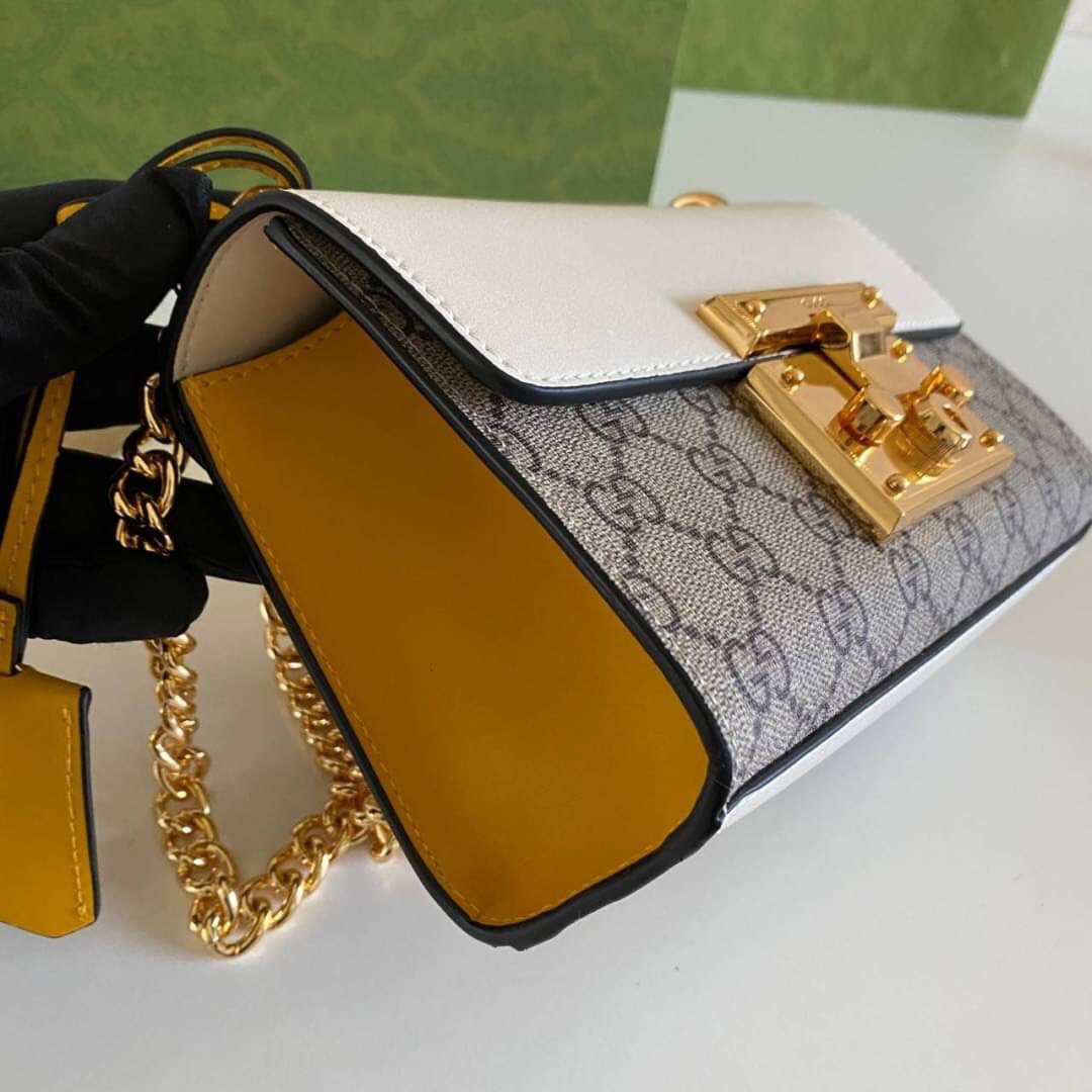 VIP GIFT 】หนังแท้ GUCCI Padlock small shoulder bag GG Supreme canvas กระเป๋าสะพายไหล่ขนาดกะทัดรัด เหมาะกับวันสบายๆ แต่ยังคงความหรูหราตามแบบฉบับแบรนด์ คุ้มค่าน่าใช้ งานจริงสวยมากๆ ค่ะ