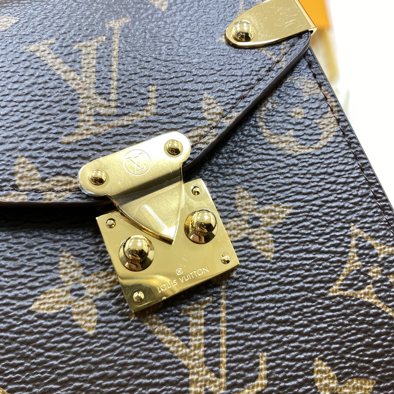 ORI หนังแท้ | LV Phone Pouch Métis Bag กระเป๋าสะพายใส่โทรศัพท์ ดีไซน์ที่รังสรรค์อย่างพิถีพิถันด้วย Monogram Canvas ชิ้นเดียว ยกระดับด้วยฮาร์ดแวร์โทนสีทอง
