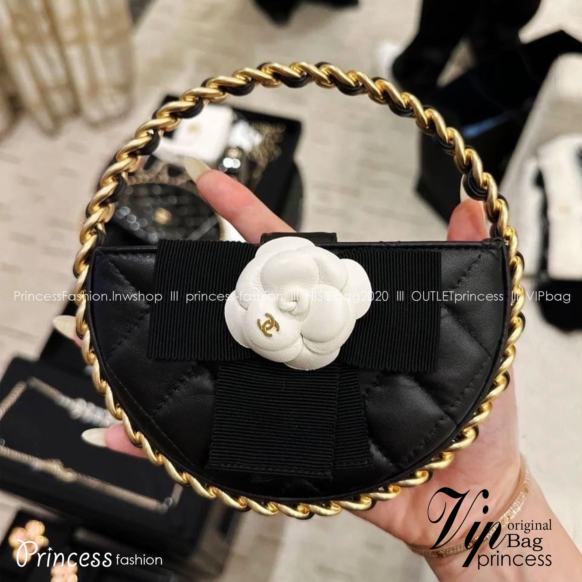 Chanel PouchGold-Tone Metal / CHANEL Quilted Round Camellia Mini Clutch Black กระเป๋าถือหรูหราน่ารัก ประดับดอกคามิเลียเป็นเอกลักษณ์ เกรดไฮเอน 1:1