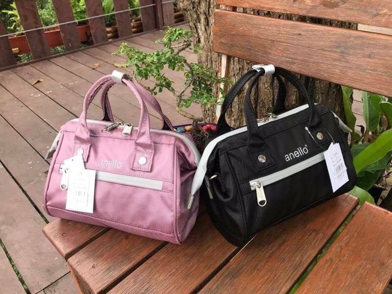 Anello Repellency Edition2 Mini Shoulder Bag (FSO-B025) กระเป๋าสะพายข้างวัสดุNylon & Polyesterหนา กันน้ำได้ น้ำหนักเบา มาพร้อมสายสะพายถอดและปรับความยาวได้ เปิดปิดด้วยซิปคู่ ภายในกว้างใส่กระเป๋าสตางค์ยาว มินิไอแพคได้ รุ่นใหม่ลิมิเตทที่น่าสะสมเลยคร้า!