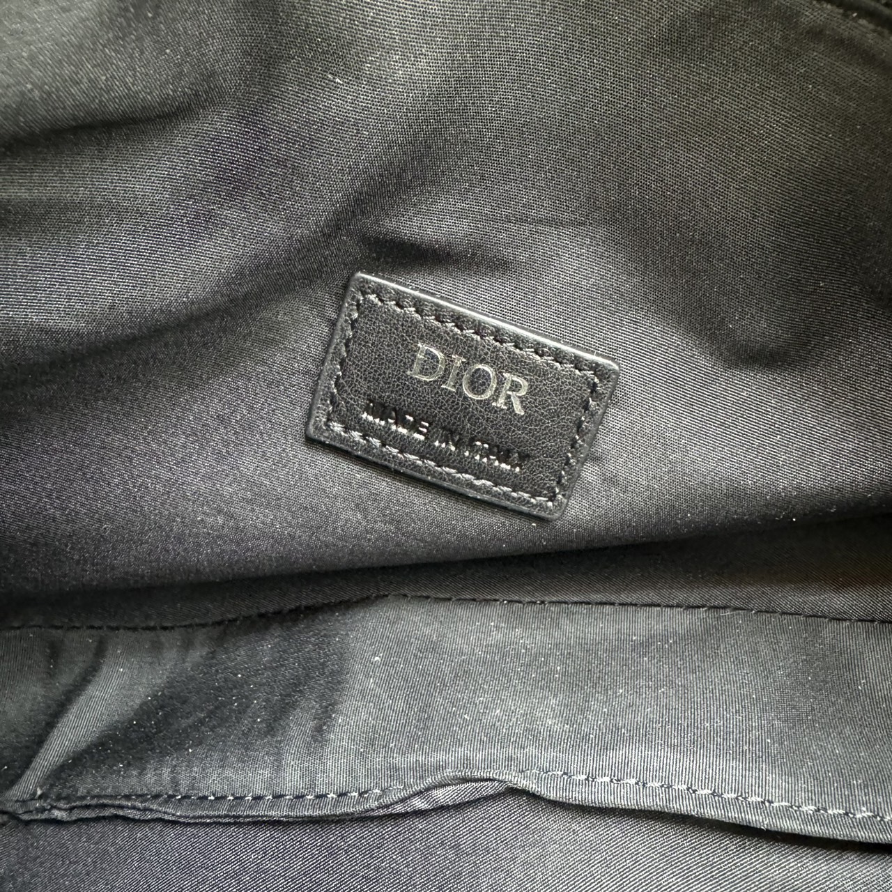 DIOR Saddle Bag CD Diamond canvas and smooth leather กระเป๋าคาดอก หรือสะพายไหล่ได้ สไตส์แบรนด์หรู รูปแบบใหม่ของ CD คลาสสิก เกรดออริ 1:1 ใช้งานต่างประเทศได้