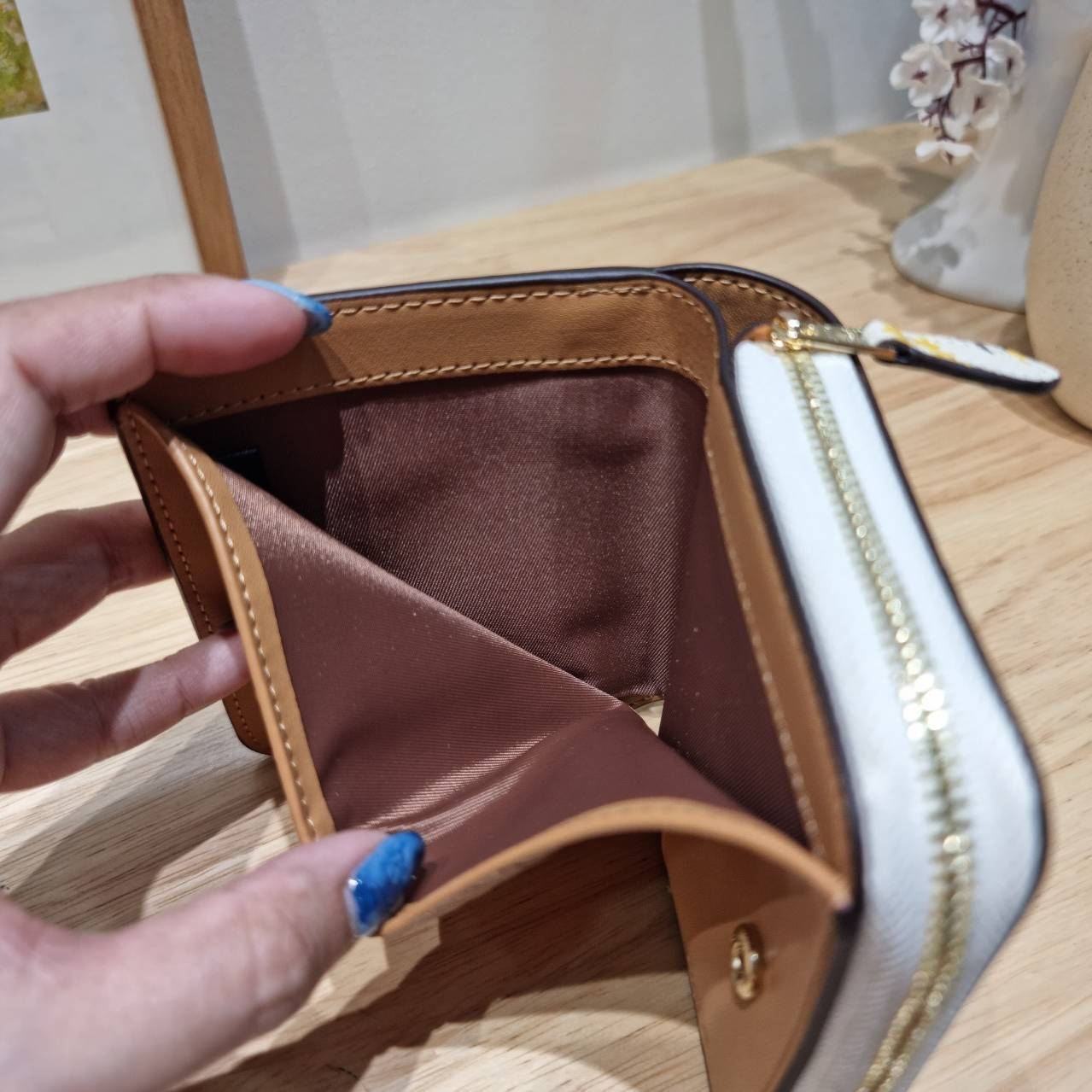 COACH CJ372 CR555 BILLFOLD WALLET WITH FLORAL PRINT กระเป๋าสตางค์ใบเล็กายดอกไม้ เกรดท็อปออริ เกรดดีสุด สลับแท้ 1:1 ใช้ต่างประเทศได้