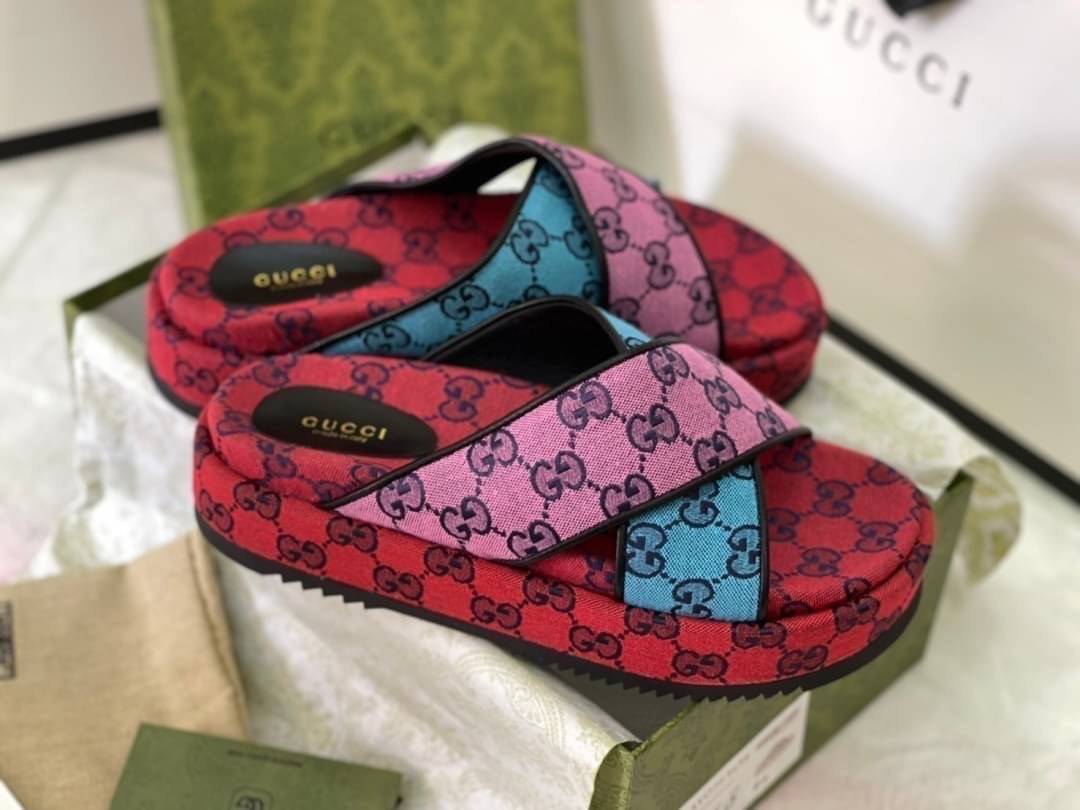 หนังแท้ GUCCI Denim Sandals / GG jacquard organic denim platform sandals / GG Shoes พร้อมส่งที่ไทย รองเท้าผ้าเดนิมเกรดเทพออริจินอล ภาพสินค้าถ่ายจากงานขายจริง ใช้งานต่างประเทศได้ค่ะ