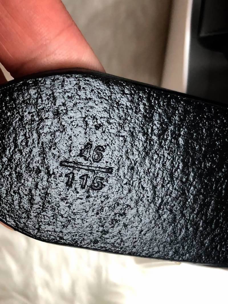 DON'T MISS! CALVIN KLEIN MEN LEATHER BELT (Free Size) เข็มขัดหนังแท้สีดำรุ่นใหม่จาก CK หัวเข็มขัดโลหะแบบเรียบปั้มโลโก้คุณภาพดีตามแบบฉบับของแบรนด์ดีไซน์คลาสสิคเข้าได้กับทุกชุดสามารถปรับได้หลายระดับ มาพร้อมกล่องแบรนด์ สามารถมอบเป็นของขวัญได้ ไอเท็มนี้