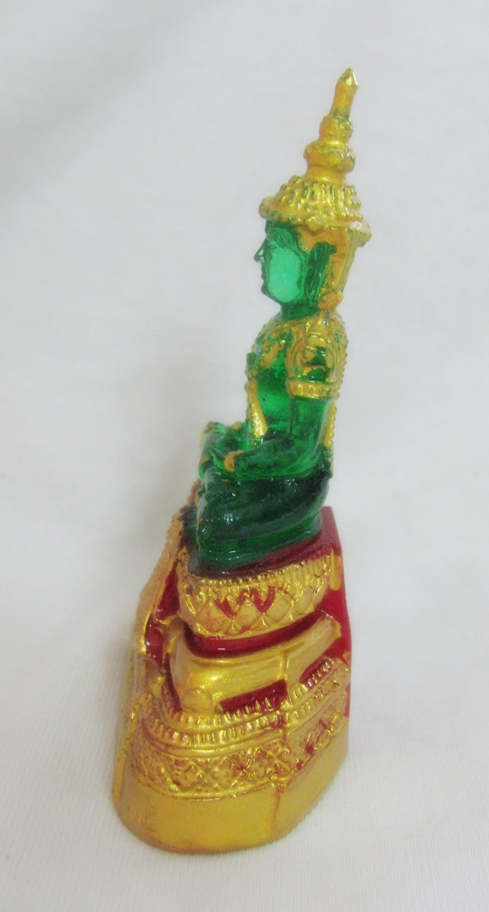 สินค้าหมดค่ะ พระแก้วมรกตแบบบูชา สูง 3.5 นิ้ว(ตั้งบูชาหน้ารถ)ค่ะ