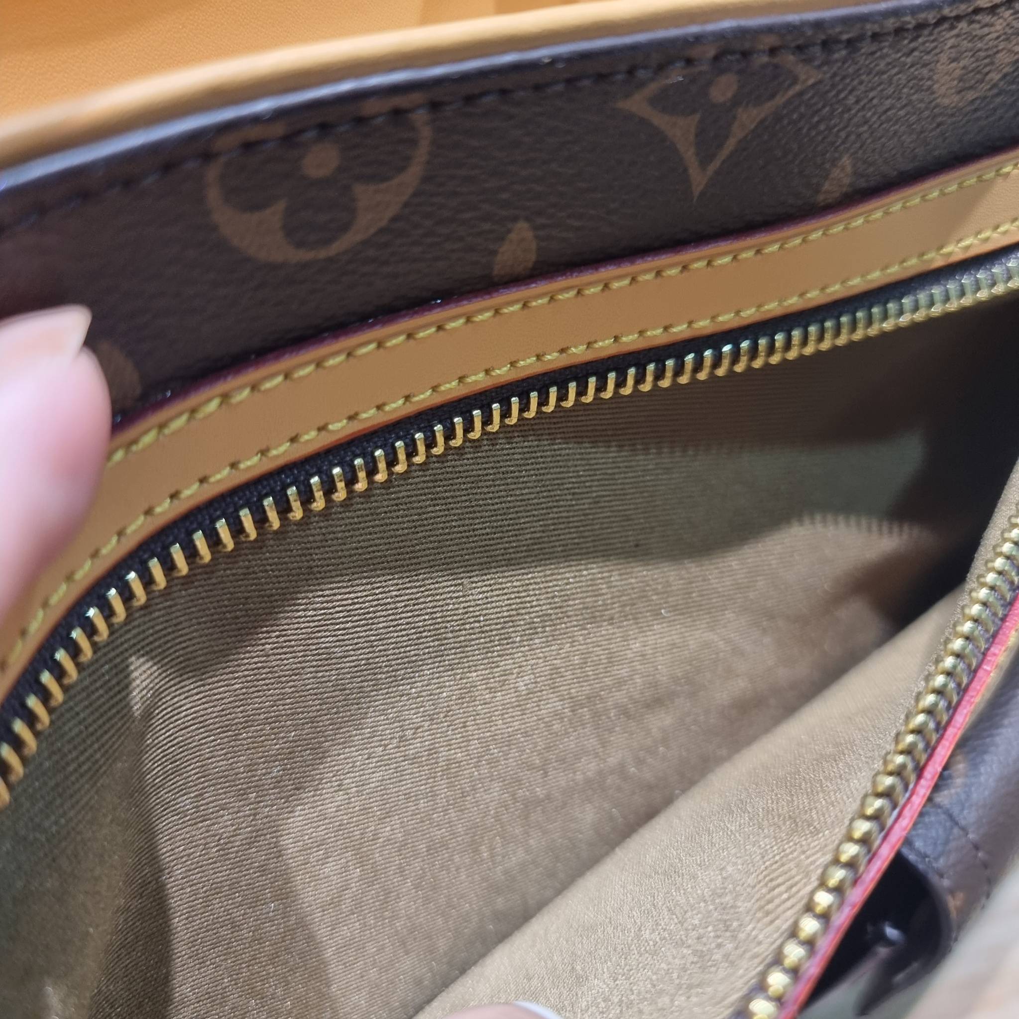 LV Hudson GM Monogram / LV hudson messenger bag กระเป๋าสะพายคลาสสิคทรงแมสเซนเจอร์ สวยอยู่ทรง ดีไซน์ไม่ซ้ำ ดีเทลหลากหลาย