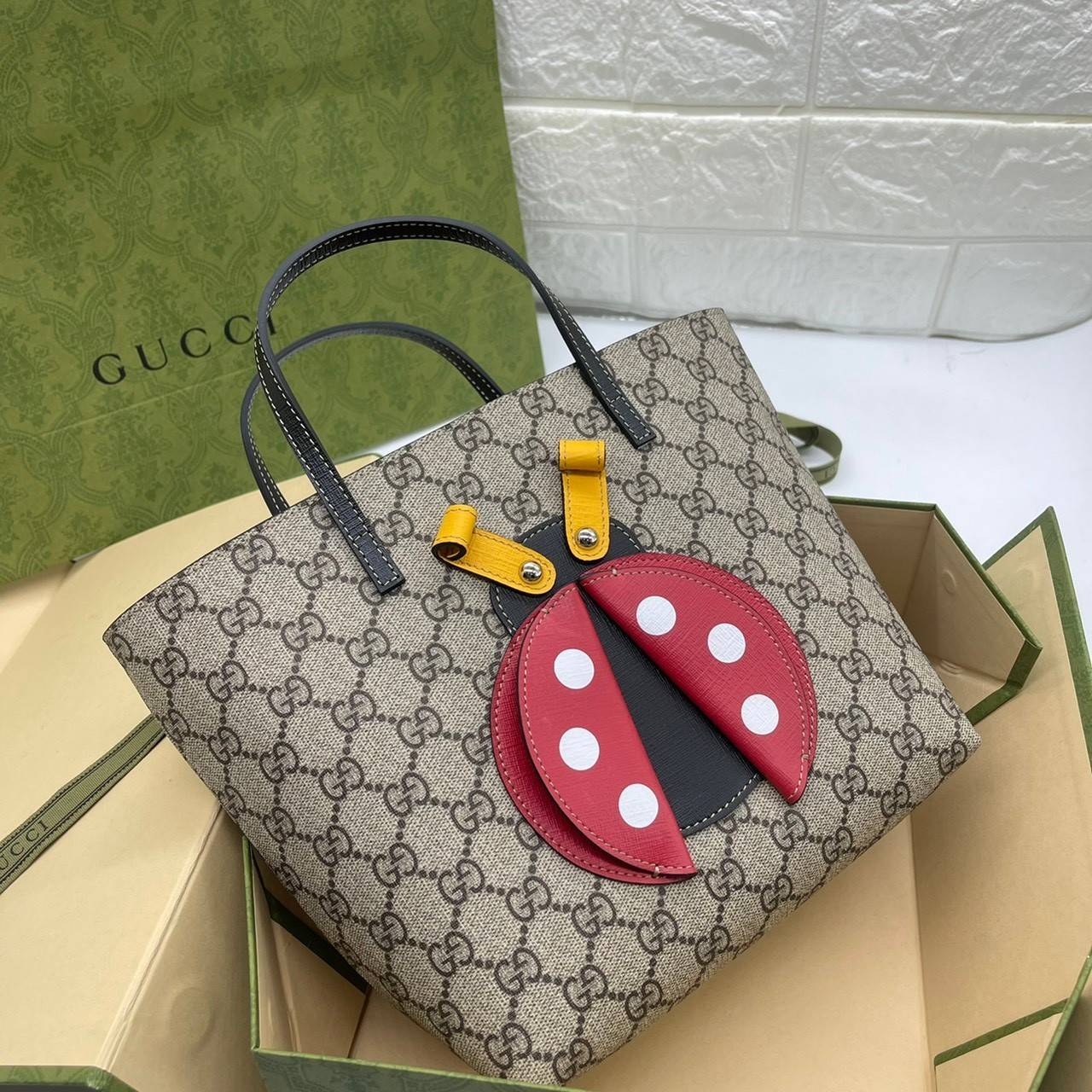 VIP 】Animal-Friendly Gucci Kid Tote Bag งานหนังแท้ทรงตั้งสวย ขนาดกะทัดรัด จุของได้เยอะ ใช้ได้ทั้งเด็กและผู้ใหญ่ น่ารักมากค่ะ **รุ่นขายดีตลอดกาล**
