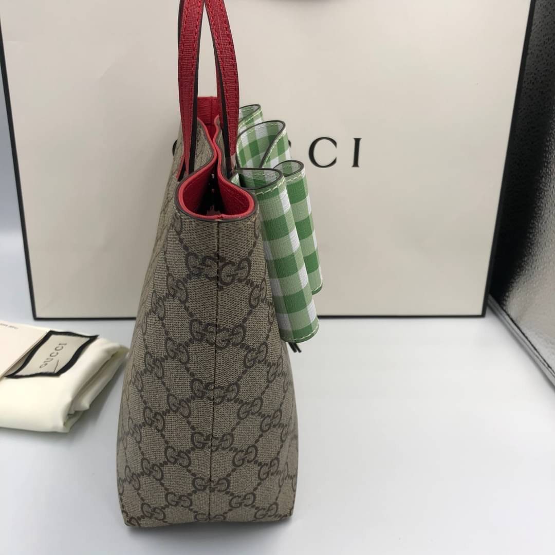 VIP 】Animal-Friendly Gucci Kid GG Supreme Tote Bag งานหนังแท้ทรงตั้งสวย ขนาดกะทัดรัด จุของได้เยอะ ใช้ได้ทั้งเด็กและผู้ใหญ่ น่ารักมากค่ะ