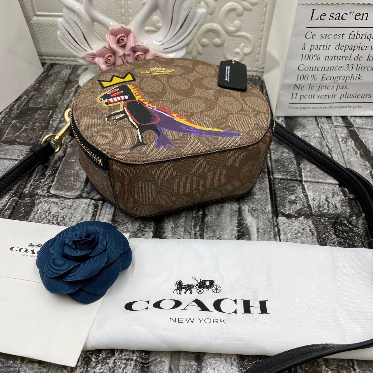 OUTLET 】COACH X JEAN-MICHEL BASQUIAT CANTEEN CROSSBODY IN SIGNATURE CANVAS (COACH C5658) พร้อมส่งที่ไทย ราคาสุดคุ้ม