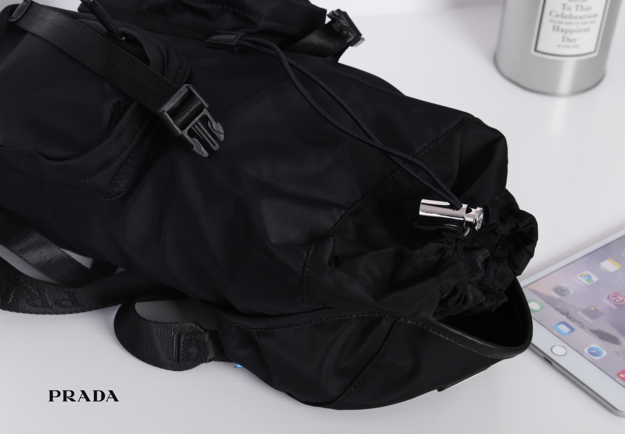 PRADA NYLON MINI BACKPACK สินค้า Premium gift จากเค้าเตอร์แบรนด์ต่างประเทศ รุ่น Limited edition กระเป๋าสะพายเป้ Size mini ขนาดกำลังน่ารัก ที่ฮ๊อตสุดๆ วัสดุเป็น Nylon เนื้อหนา คุณภาพดี ขนาดกะทัดรัด พกพาสะดวก น้ำหนักเบา ด้านหน้าติดโลโก้แบรนด์ อะไหล่เงินสวยห