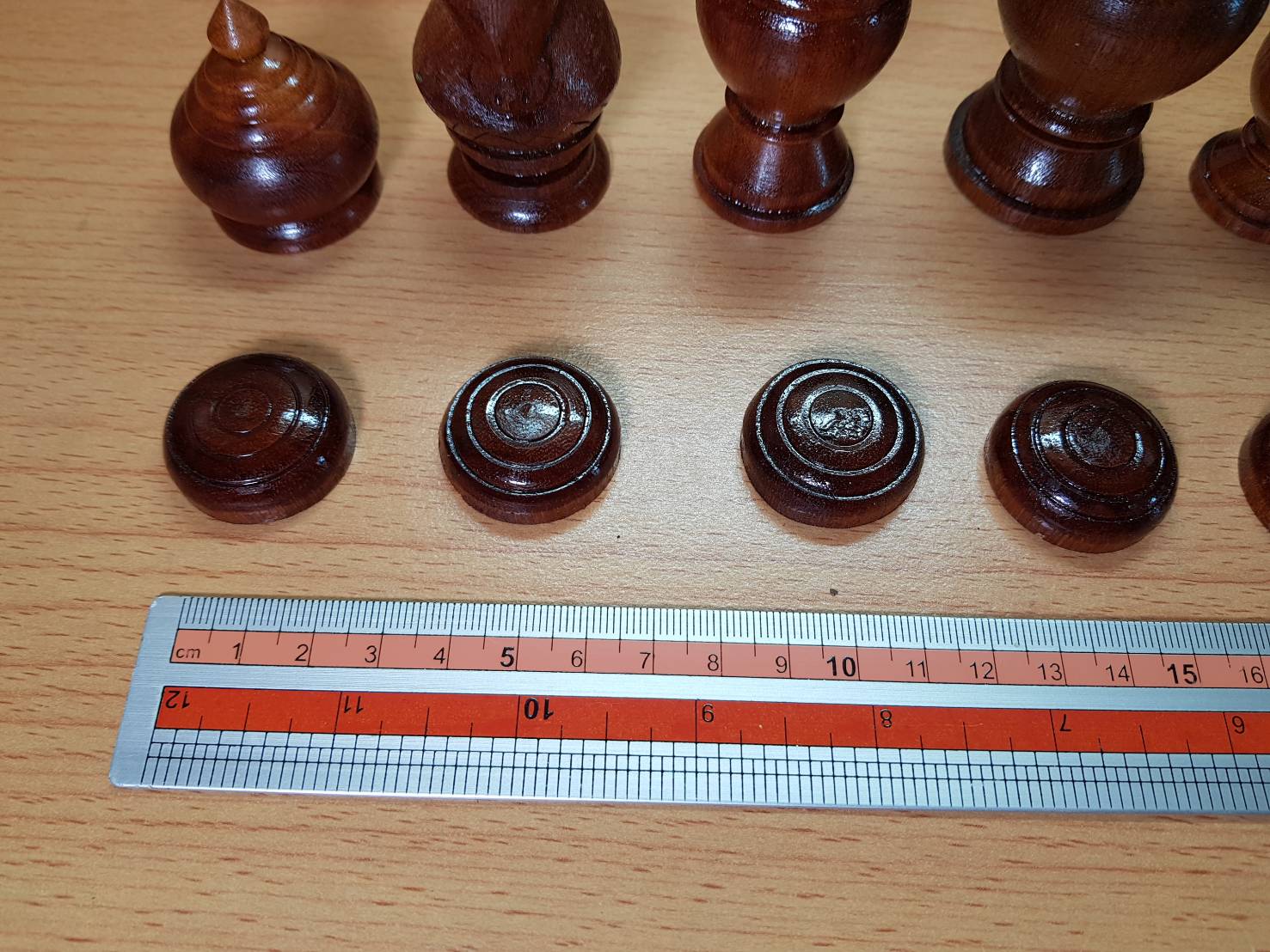 ตัวหมากรุกไทยชุดพยุหคีรีไม้เนื้อแข็ง