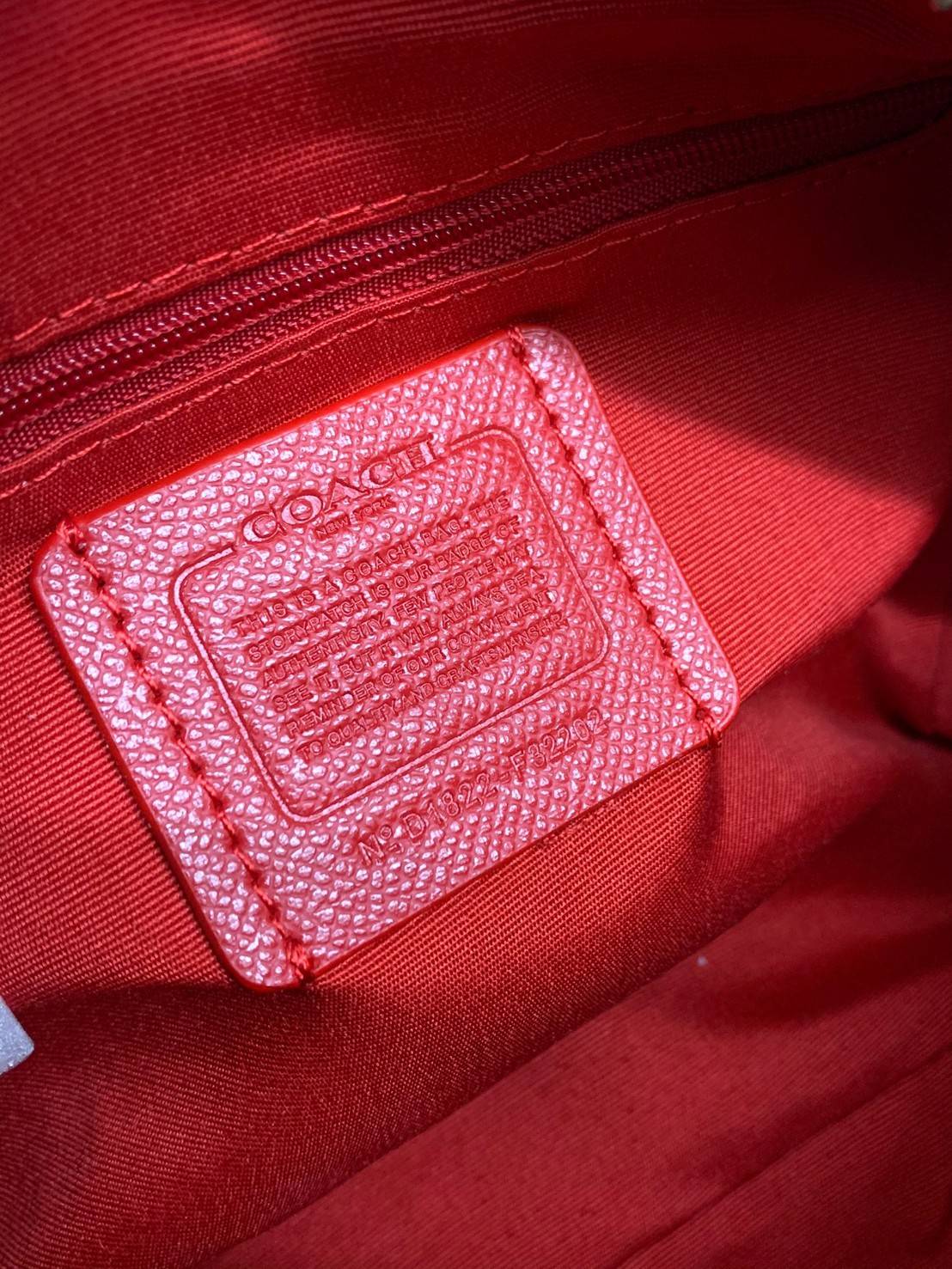 รุ่นอะไหล่ทองเข้าแล้วจ้าา ห้ามพลาดค่ะ Coach Bennett Boston Bag in Crossgrain Leather ((32202)) พร้อมส่ง รุ่นที่สาวๆหลายๆคนถามถึงกันค่า! กระเป๋าทรงหมอน หนังแท้ ลายหนังสวยมากค่ะ ไม่ว่ายุคไหนๆก็สวย ดูดี ทรงฮิตในตำนานค่ะ ✔️อะไหล่ทองหรูสวย เปิดปิดกระเป๋