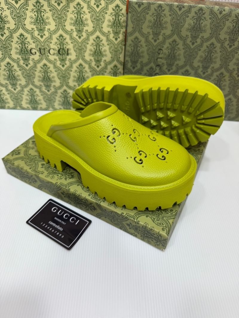 GUCCI Women's platform perforated G sandal รองเท้าแตะกุชชี่พื้นหนา 5cm รุ่นยอดนิยม ยางคุณภาพฉลุลาย GG ยางมีความยืดหยุ่นเนื้อนิ่มไม่แข็งกระด้าง
