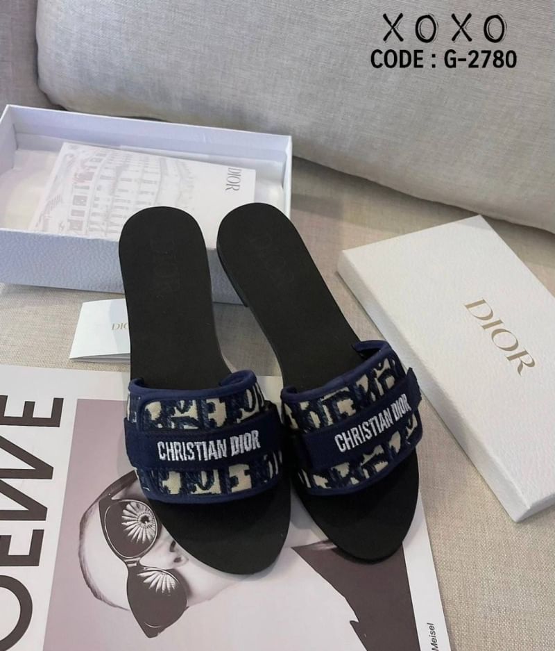 CHRISTIAN DIOR Sandals แตะ ชิค ชิล สวย หรู แมทส์ชุดง่าย ด้านบนลายผ้าแบรนด์