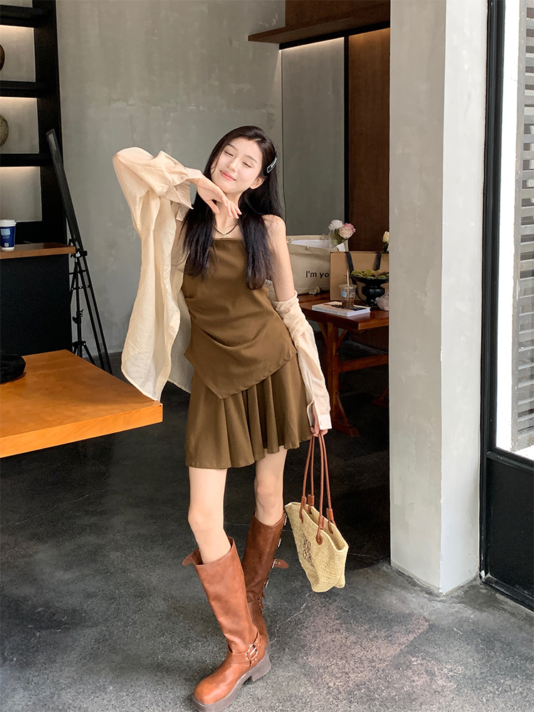 พร้อมส่ง 🍎 Espresso blouse เสื้อสายเดี่ยวช่วงชายแต่งเฉียงๆ กระโปรงเอวยางยืด (IN38672)