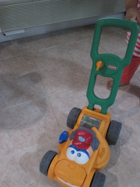 Playskool Yard Crew: Big Mike the Talking Lawn Mower ของเล่นเสริมพัฒนาการสำหรับเด็กมือสอง