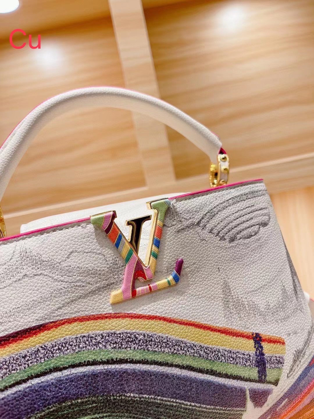 LV Capucines BB Bag Huang Yuxing / LV Bag พร้อมส่ง กระเป๋าถือสุดหรู ดีไซน์ทรงคลาสสิค ดีงามม้ากกกก!! มาพร้อมหูจับในตัว **ราคาพิเศษสุดคุ้ม งานสวยเกินราคาค่ะ